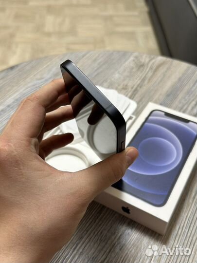 iPhone 12, 64 ГБ