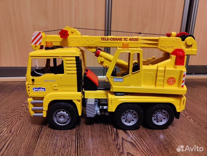 Подъемный кран bruder