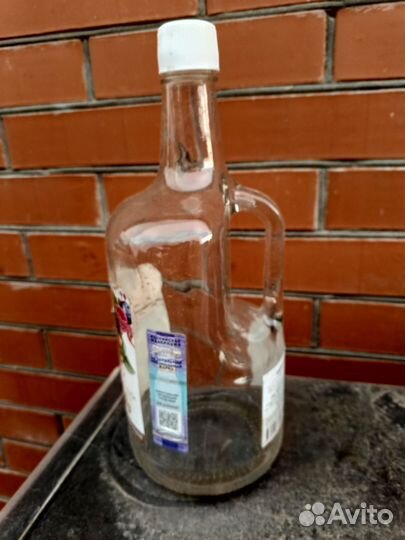 Бутыль стеклянная 1.75л