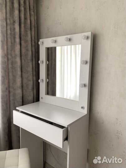 Туалетный столик