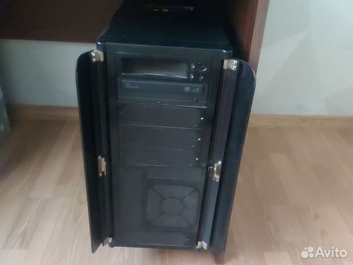 Корпус Thermaltake