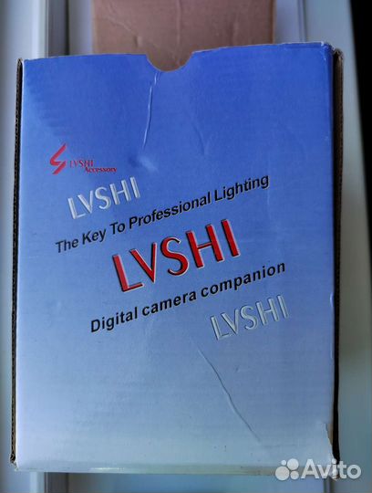 Г-образный кронштейн д/установки накамерной вспышк