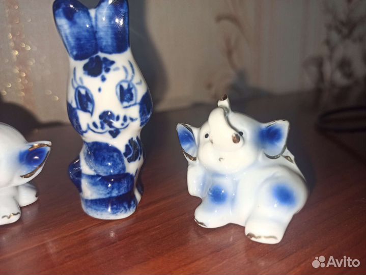 Фигурки и статуэтки, Гжель