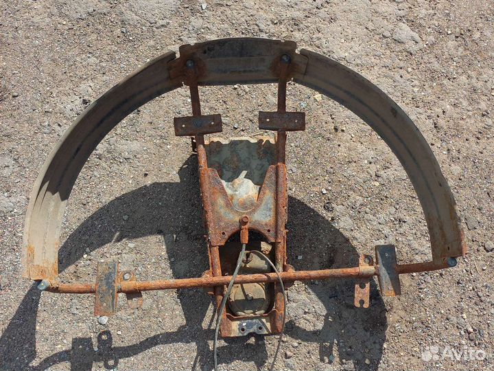 Крепление запасного колеса Субару Трибека 3.6