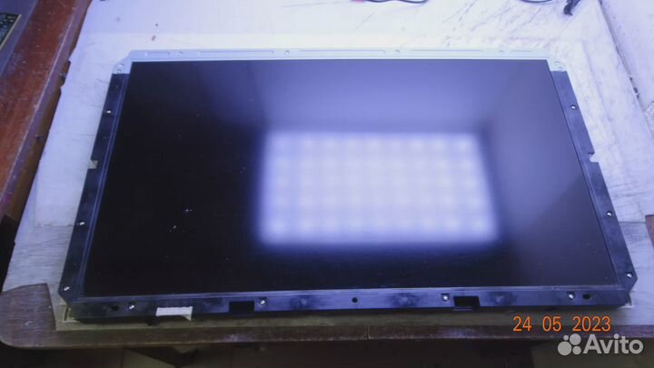 T315XW03 V3. Возможно стоят не родные лампы