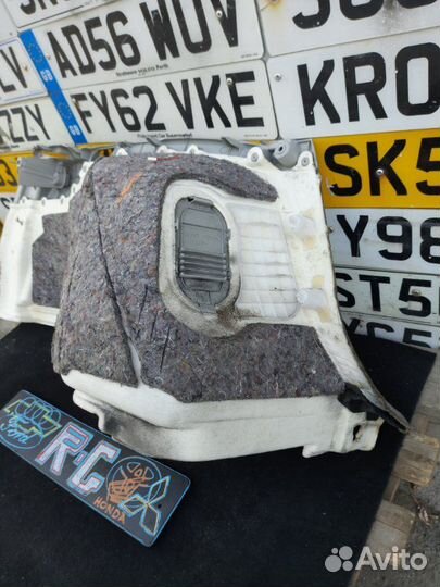 Обшивка багажника левая Toyota Prius ZVW30 2ZR-FXE