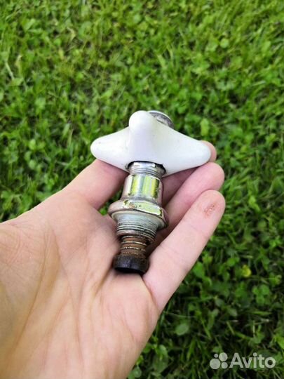 Керамическая ручка на кран