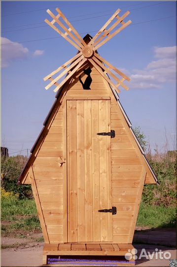 Дачный туалет деревянный