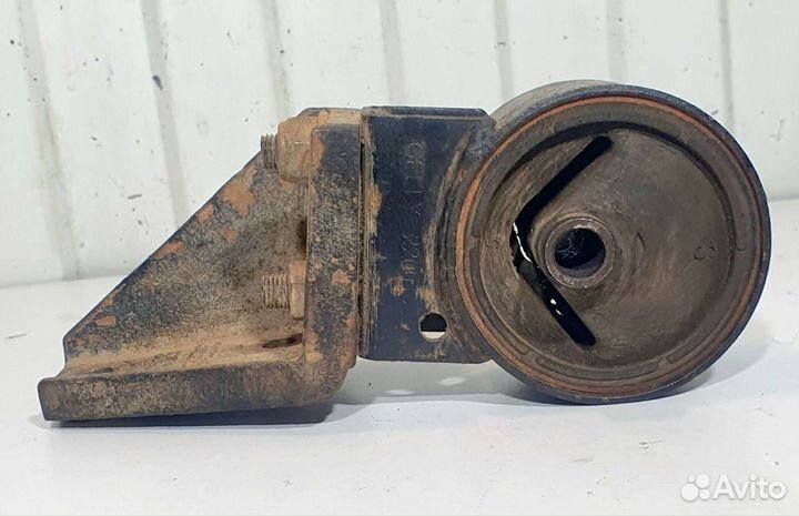 Опора двигателя левая Geely CK Otaka