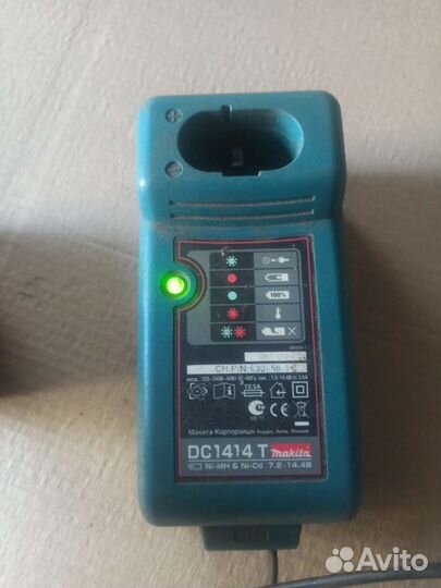 Зарядное устройство Makita