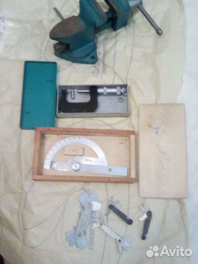 Слесарный и измерительный инструмент СССР