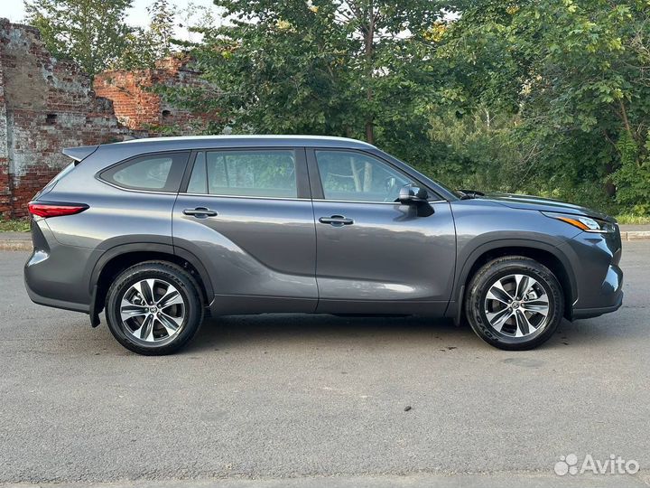 Toyota Highlander 2.4 AT, 2023, 17 км