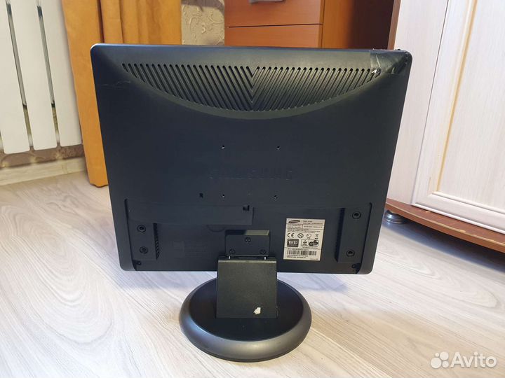 Монитор Samsung SyncMaster 931BF