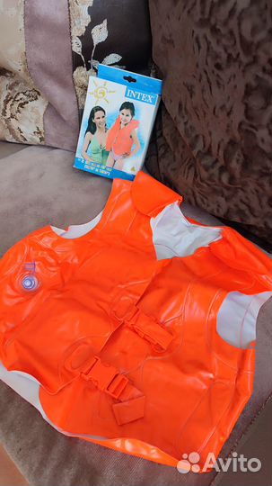 Новый надувной жилет на деток 3-6 лет