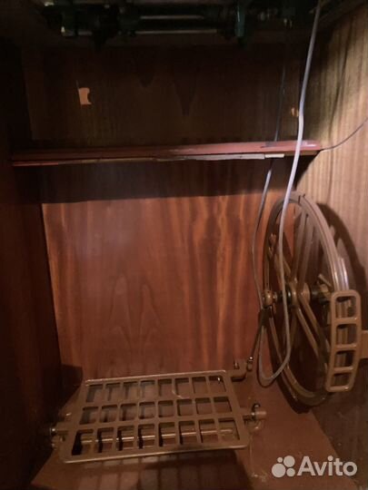 Ножная педальная швейная машинка Minerva 122