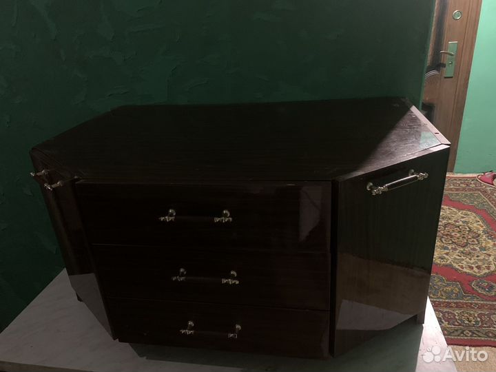 Тумба под телевизор