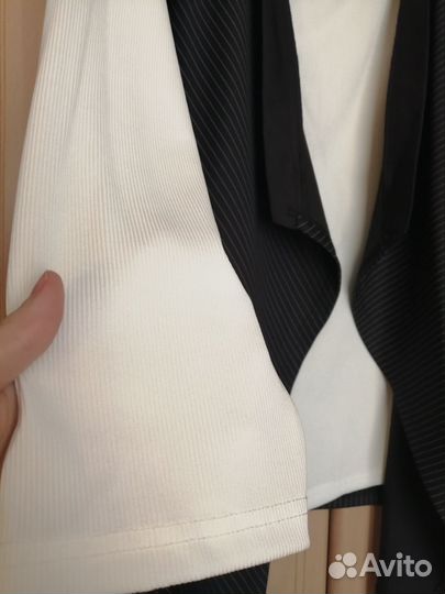Костюм женский тройка 64 размер