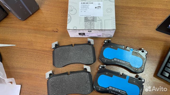 A0004201303 Тормозные колодки передние