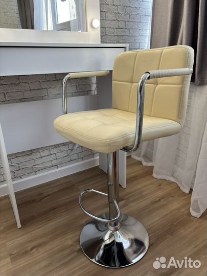 Барный стул