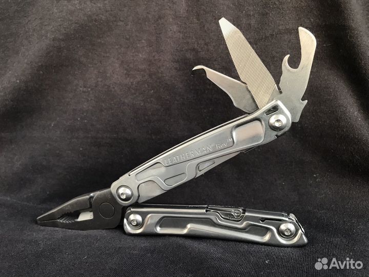 Мультитул leatherman Rev