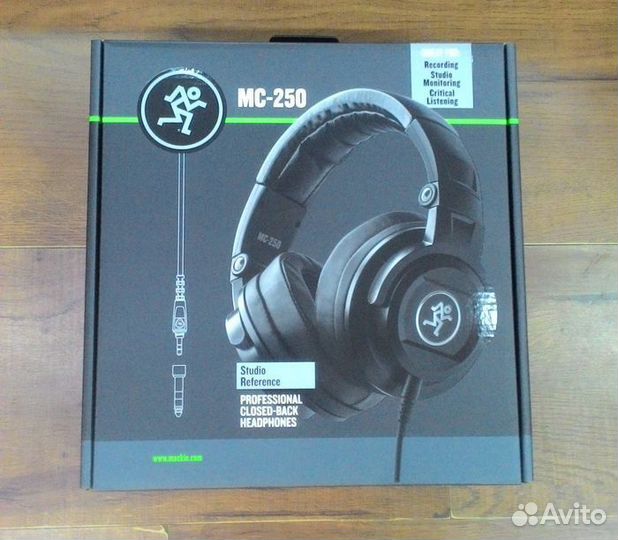 Проводные наушники