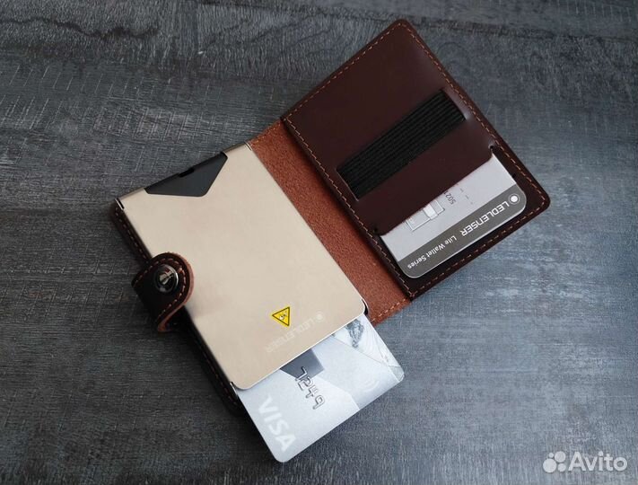 Led Lenser фонарь - кардхолдер. rfid