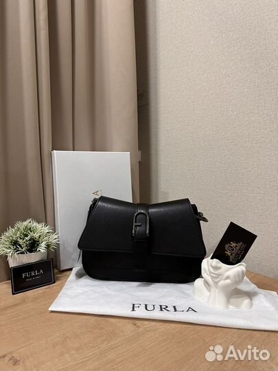 Женская сумка Furla из натуральной кожи