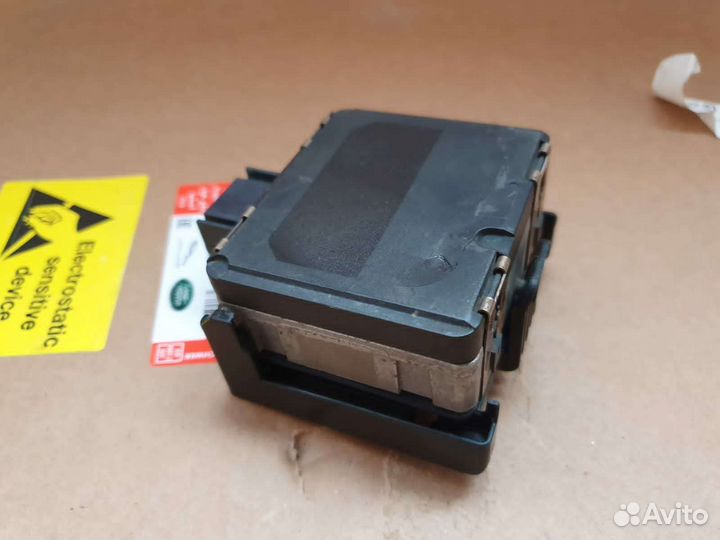 Радар круиз-контроля Range Rover Velar L560