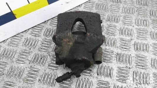 Суппорт тормозной передний левый skoda octavia A5