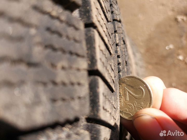 Bridgestone Blizzak VRX 215/55 R17 94Q