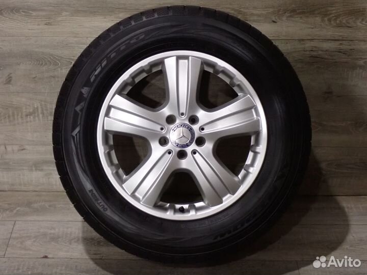R18 Nitto NT90W 265/60, PCD 5x112 DIA 66.6