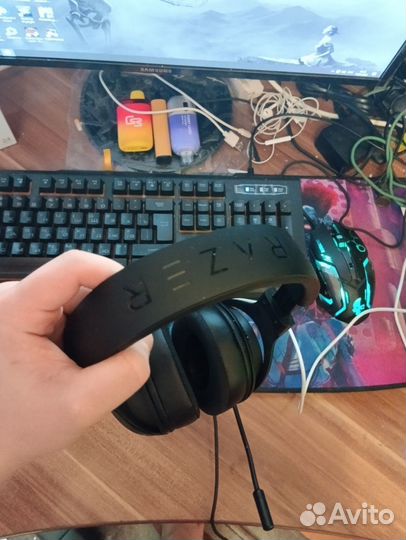 Продам Гарнитуру Razer Kraken V3X