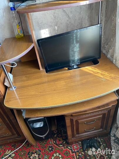 Компьютерный стол