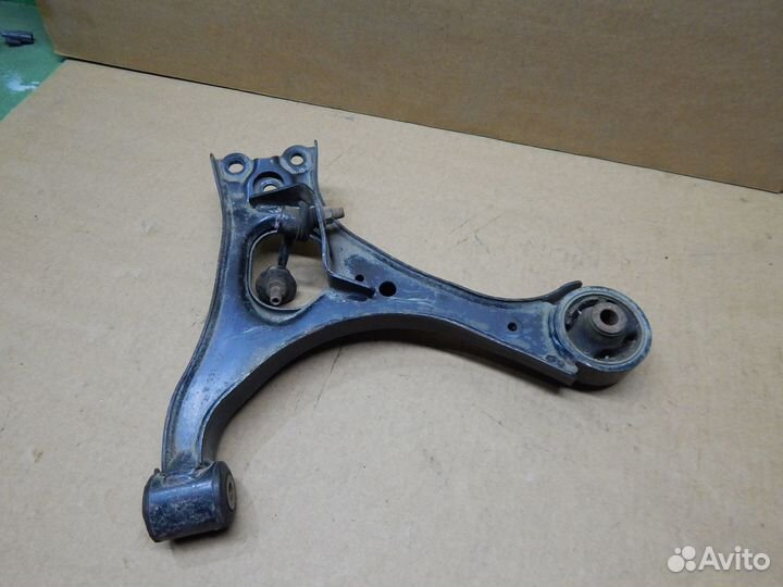 Рычаг правый Honda Civic 4d 2008