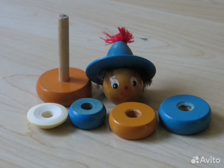 Деревянная игрушка 1970-е гг. пирамидка Незнайка