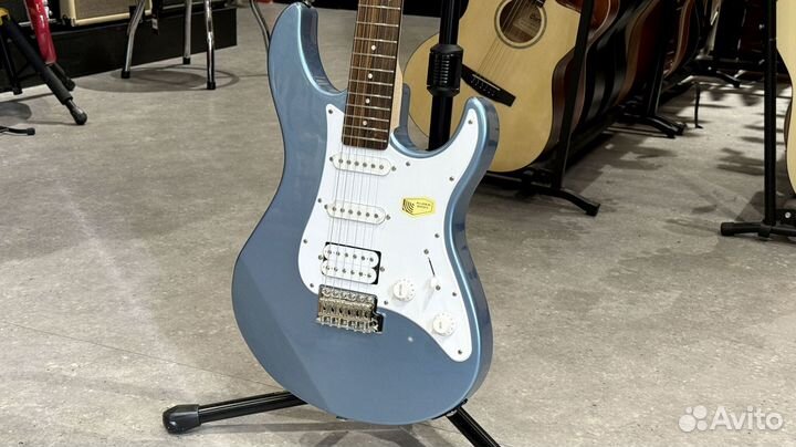 Электрогитара Yamaha pacifica 112j LPB