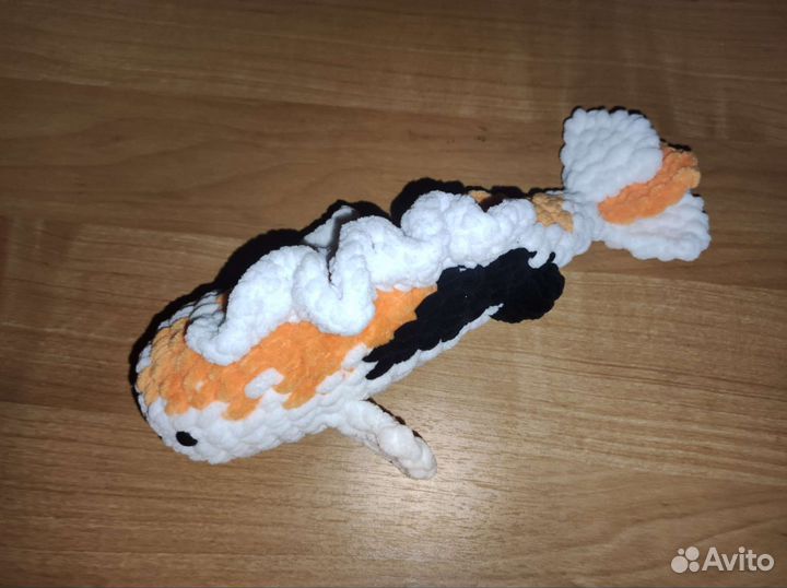 Вязаная игрушка. Рыбка Кои