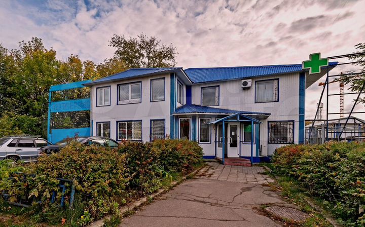 Производственные помещения на большом участке земл