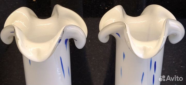 Парные вазы. молочное стекло, винтаж