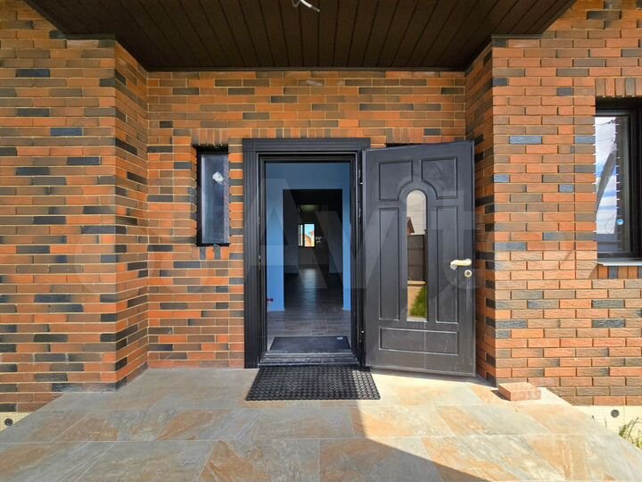 Коттедж 230 м² на участке 15 сот.