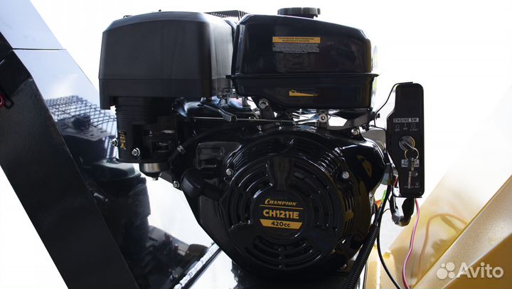 Измельчитель-шредер бензиновый Champion CH1211E