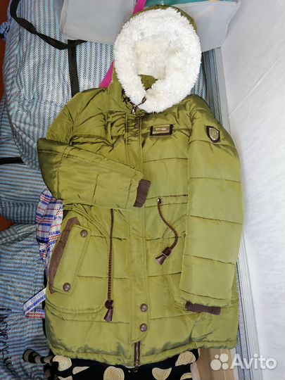 Продаю пуховик тёплый зимний