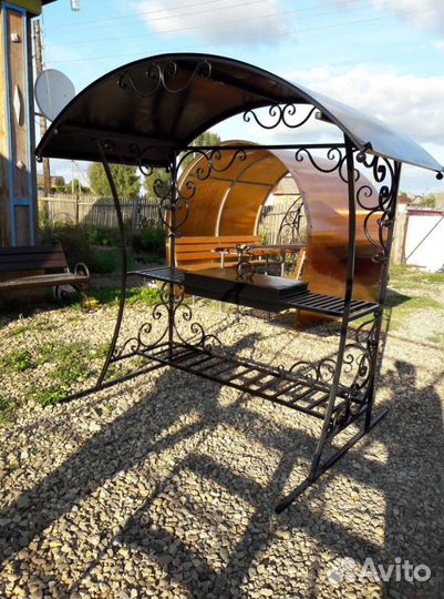 Мангал с крышей