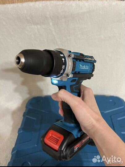 Шуруповерт makita 26v + набор инструментов