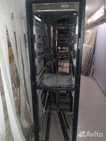 APC Серверный шкаф