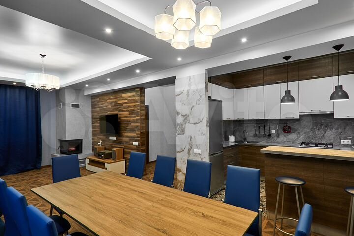 Коттедж 200 м² на участке 6 сот.