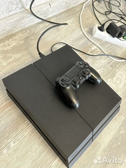 Sony playstation 4 Fat 500 Гб + 2 джойстика