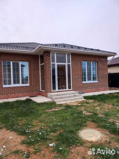 Входная панорамная группа дверь и остекленный вход