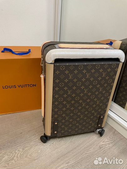 Чемодан на колесах Louis Vuitton Horizon 55