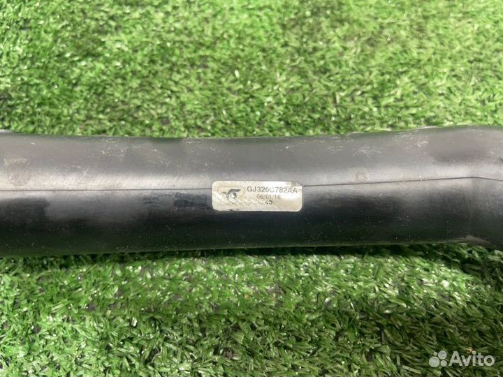 Патрубок интеркулера Land Rover Discovery Sport